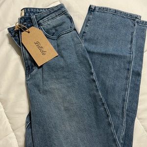 NWT Listicle mom jeans